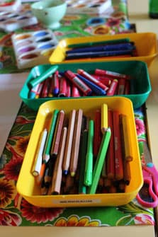 Buntes Kreativmaterial aus der Kita Märchenland